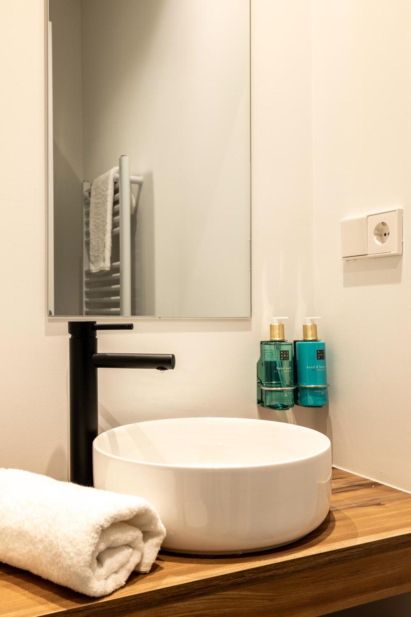 New Designed Flat 3 Bedrooms 2 Showers Madrid Buitenkant foto