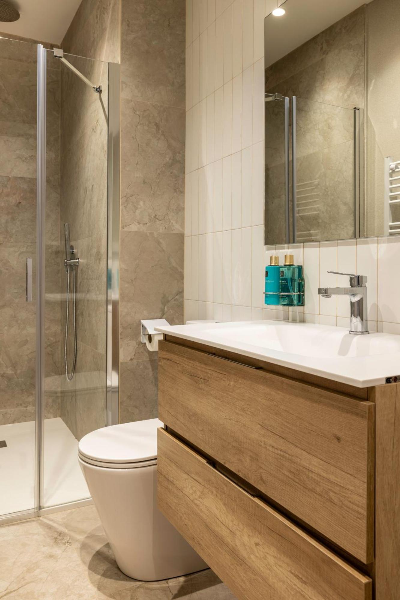 New Designed Flat 3 Bedrooms 2 Showers Madrid Buitenkant foto